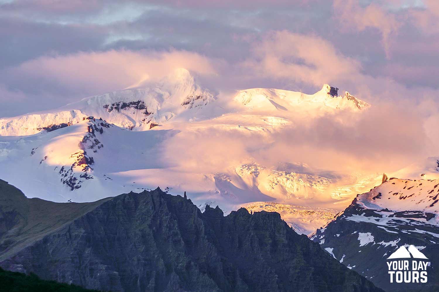 Hvannadalshnukur peak in iceland 