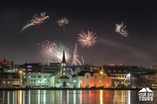 new year fireworks in reykjavik 